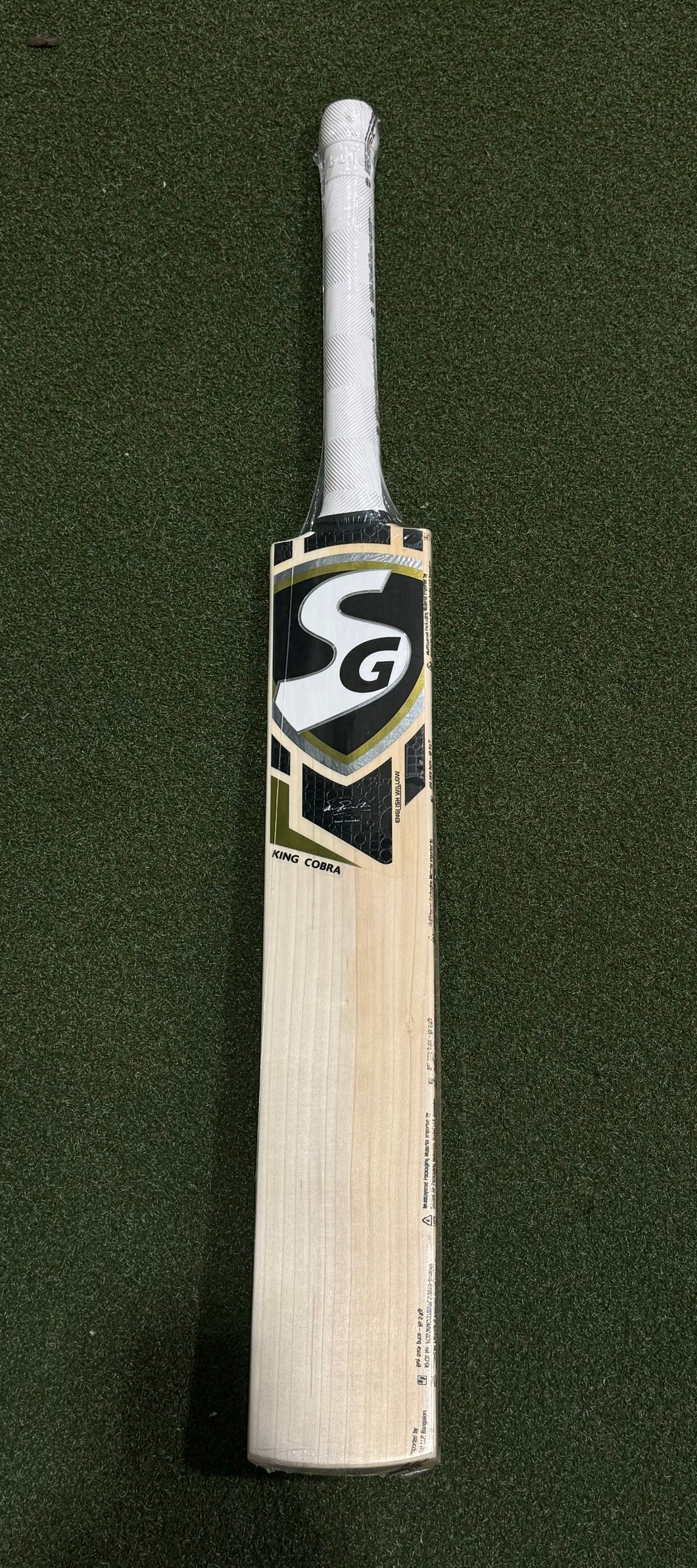 SG King Cobra English Willow bat
