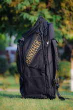 Gortonshire Panther Cricket Kitbag Duffle Black Gold