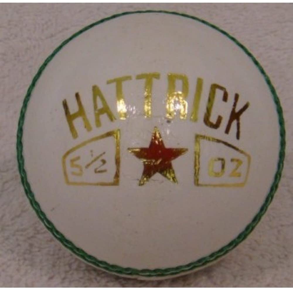 Graddige Hattrick White Cricket Ball