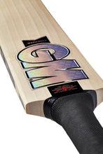 GUNN AND MOORE CHROMA DXM 606 ENGLISH WILLOW CRICKET BAT On Sale for $175 , Free Shipping above $50 BATS - MENS ENGLISH WILLOW now available at StarSportsUS