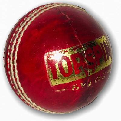 Graddige Topspin Cricket Ball - Red